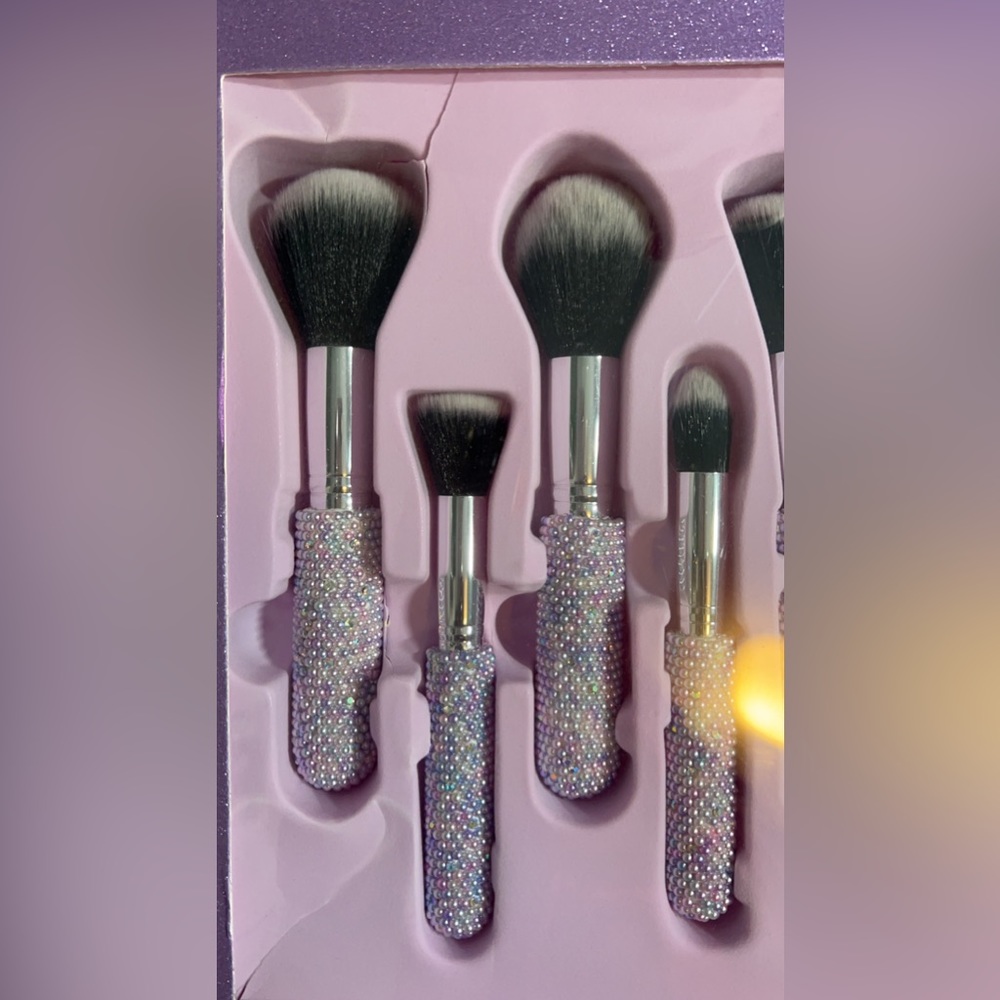 Glitz & Glam 26 piece makeup brush set